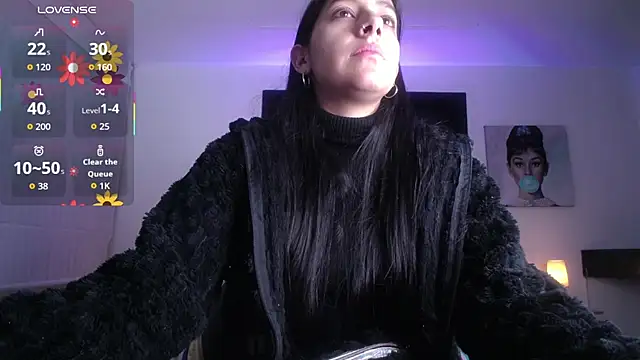 Melannyy V online show from April 17, 12:30 pm