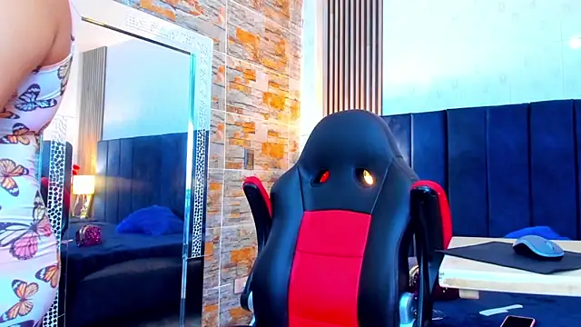 SammyEvanns  online show from April 14, 1:55 am