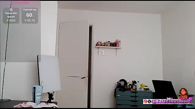 CinnamonRosa online show from April 1, 9:23 pm