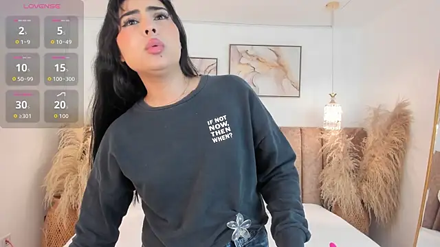 ariasoo  online show from April 11, 12:20 pm