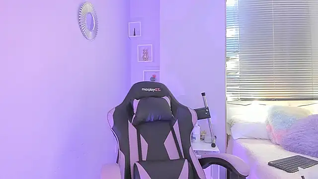 Littletammy4u online show from April 9, 11:37 am