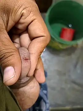 Stranger boy123 online show from April 3, 8:18 pm