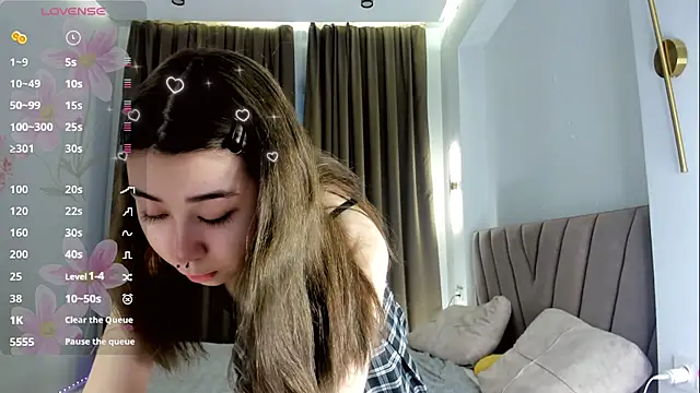 gigi meii online show from April 15, 1:07 pm