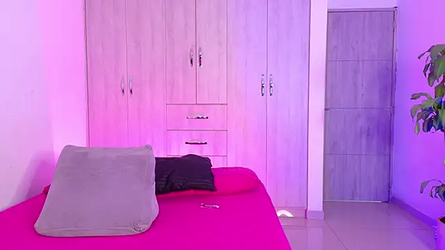 isabellahofmann online show from April 10, 10:14 pm