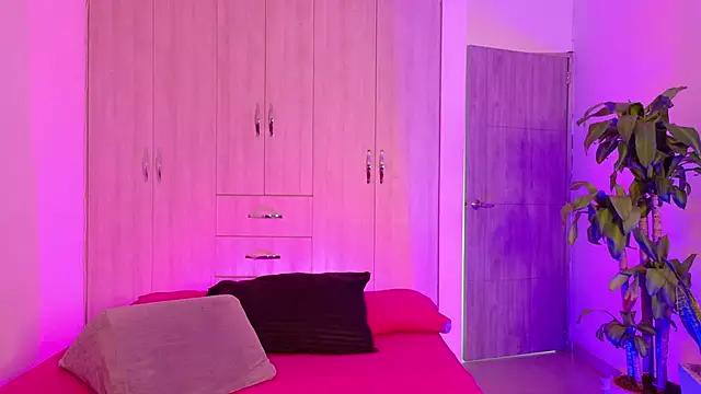 isabellahofmann online show from April 14, 10:27 pm