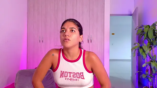 isabellahofmann online show from April 15, 10:32 pm