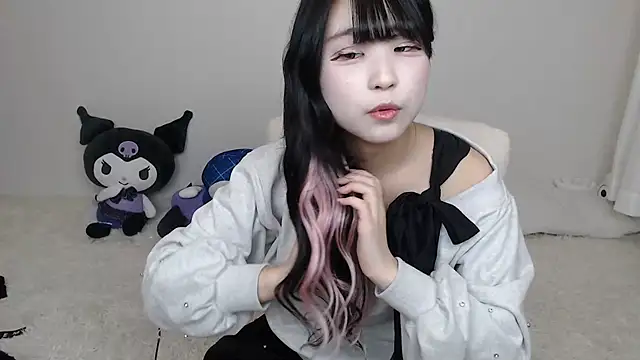 nanami nyann online show from April 18, 1:15 pm