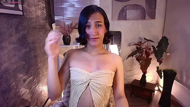 Snapshot of Zoee_Kiss_ chatting on April 24, 3:20 am Zoee Kiss online show from April 24, 3:20 am