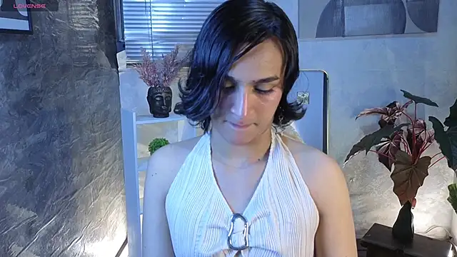 Snapshot of Zoee_Kiss_ chatting on April 29, 5:11 am Zoee Kiss online show from April 29, 5:11 am