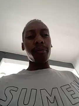 Snapshot of Bryxxxon chatting on May 31, 4:25 pm Bryxxxon online show from May 31, 4:25 pm