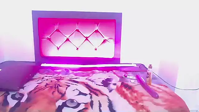 keityperrys online show from April 13, 1:00 am