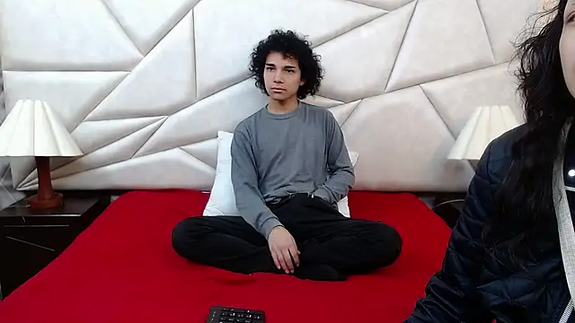 Nyx and Arian online show from April 7, 2:01 am