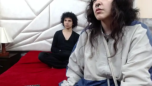 Nyx and Arian online show from April 12, 1:54 am