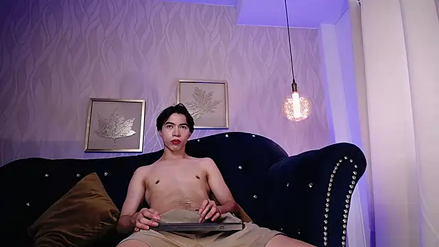 IlyaRomanov online show from April 4, 7:11 pm