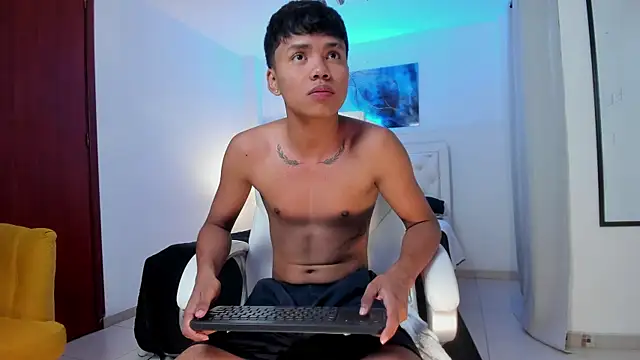 thiagosterling online show from April 2, 9:45 pm