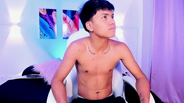 thiagosterling online show from May 14, 11:33 pm