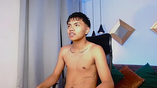 thiagosterling online show from May 21, 11:45 pm