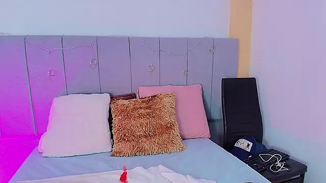 LiiaaGenner online show from April 5, 6:16 pm