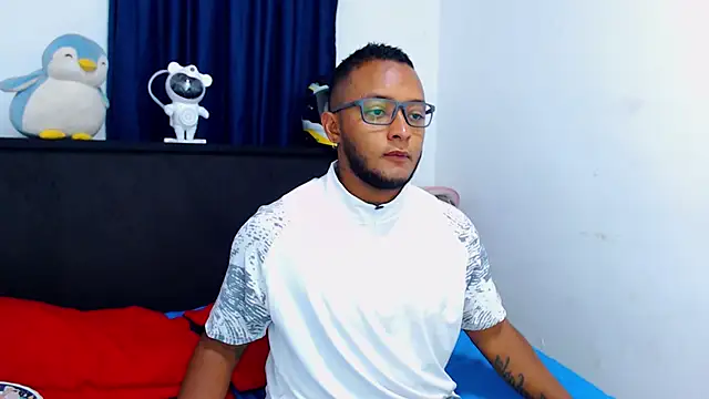 MascTyler online show from April 6, 10:22 pm