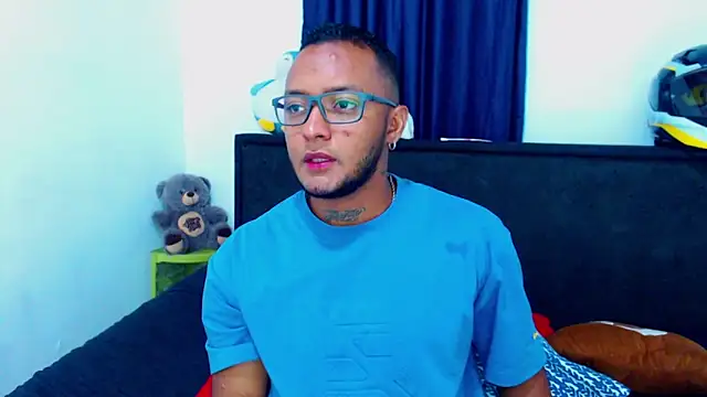 MascTyler online show from April 17, 12:02 am