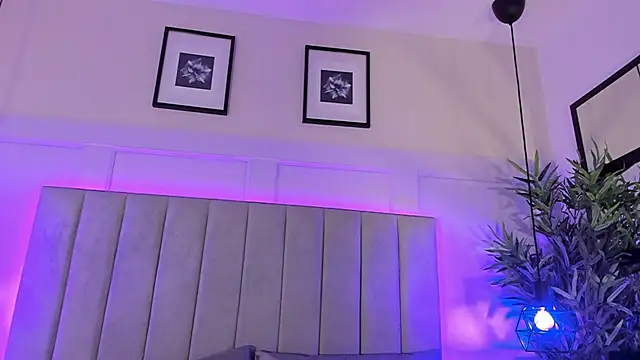 DakotaHarrison online show from April 1, 11:55 am