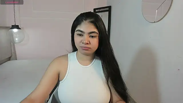 Snapshot of MilaHeat1 chatting on May 2, 8:03 pm MilaHeat1 online show from May 2, 8:03 pm