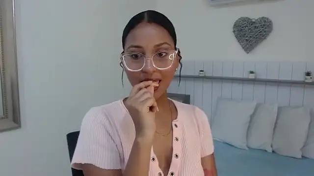 Rubi Diamond  online show from April 10, 7:51 pm