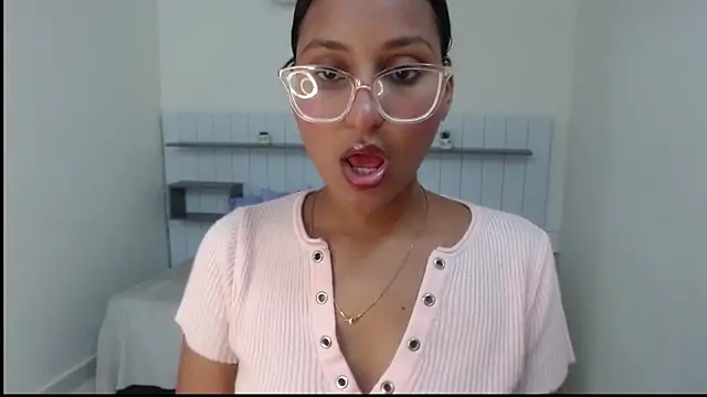 Rubi Diamond  online show from April 19, 8:33 pm