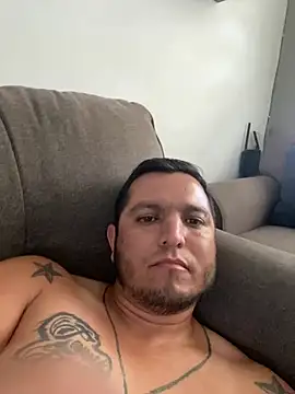 HOTB0Y18 online show from April 2, 9:34 pm