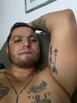 HOTB0Y18 online show from April 6, 9:21 am