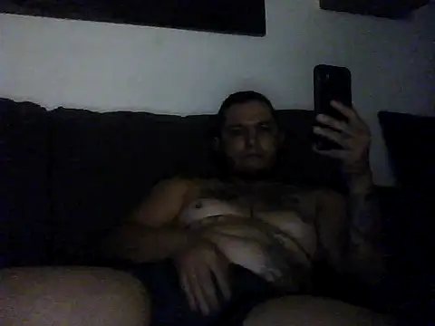 HOTB0Y18 online show from April 17, 7:22 am