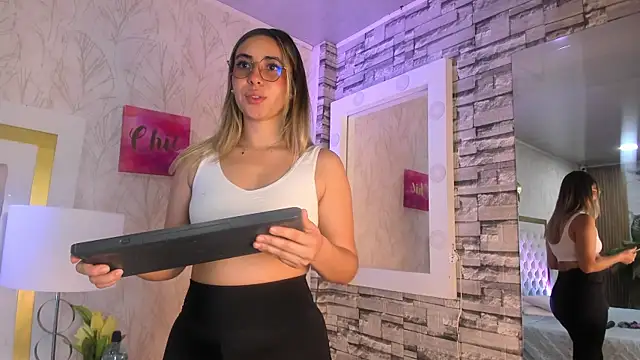 EimyBlake online show from April 12, 3:33 am