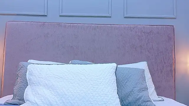 Ariana Mold online show from April 9, 3:50 am