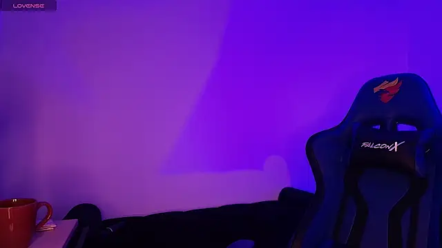 Nicolwhitee online show from March 27, 12:05 pm