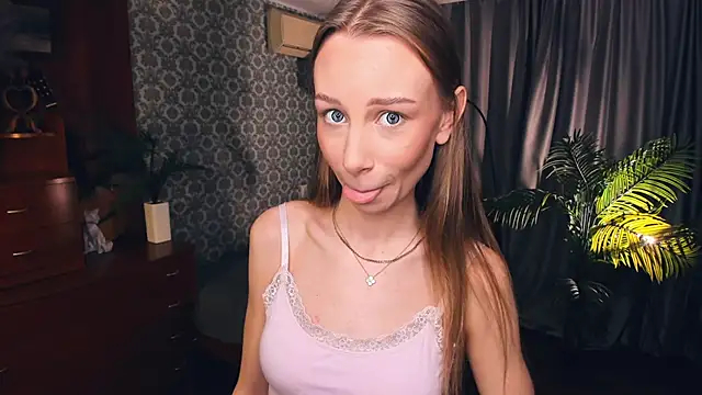 AmilyAmilli online show from April 5, 11:40 am