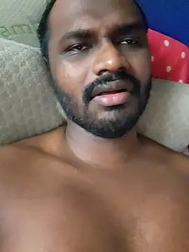Snapshot of singletamilguy chatting on May 6, 7:35 am singletamilguy online show from May 6, 7:35 am