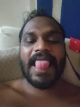 Snapshot of singletamilguy chatting on May 27, 10:12 am singletamilguy online show from May 27, 10:12 am