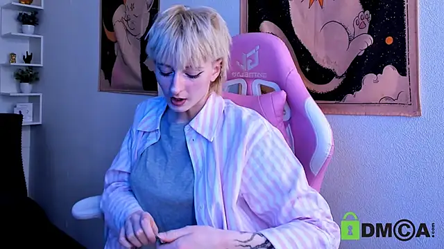 Kira  Cutie online show from March 19, 8:35 pm