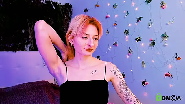 Kira  Cutie online show from May 16, 12:18 am