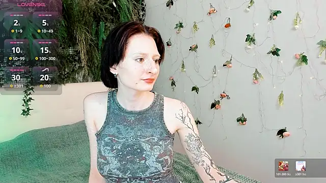 Kira  Cutie online show from June 23, 8:51 pm