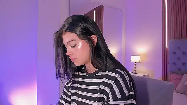 LiaSalvatore online show from April 8, 12:38 pm