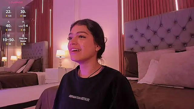 LiaSalvatore online show from April 15, 7:58 pm