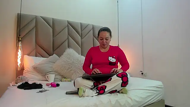 SabrinaVantress online show from April 13, 4:51 am