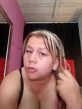 ScarletBigTitties online show from April 5, 11:40 am