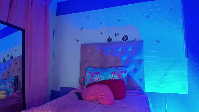 Saraa Velvett online show from April 11, 7:51 pm