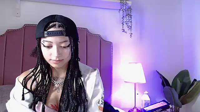 shiny foxeyes online show from April 2, 9:01 pm