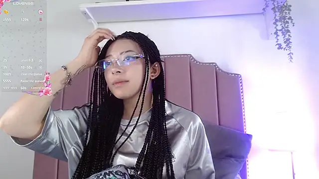 shiny foxeyes online show from April 10, 8:02 pm