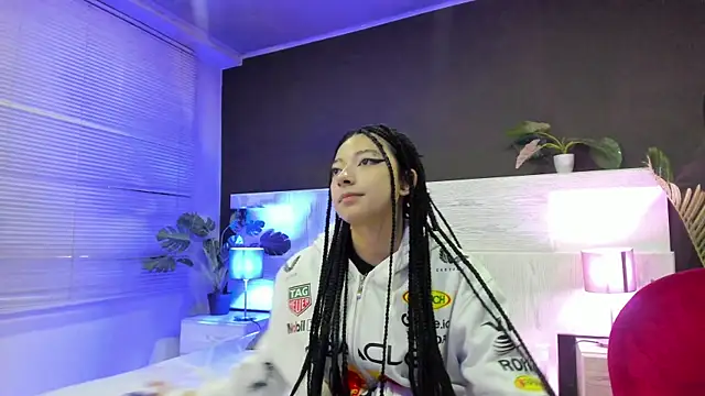 shiny foxeyes online show from April 11, 10:36 pm