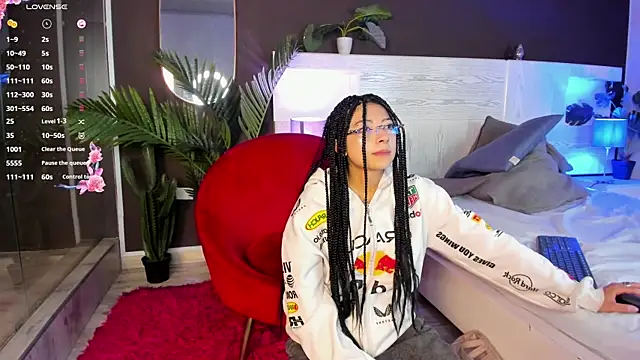 shiny foxeyes online show from April 15, 9:37 pm