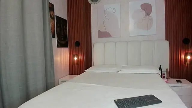 Maiasweet  online show from April 18, 2:15 am